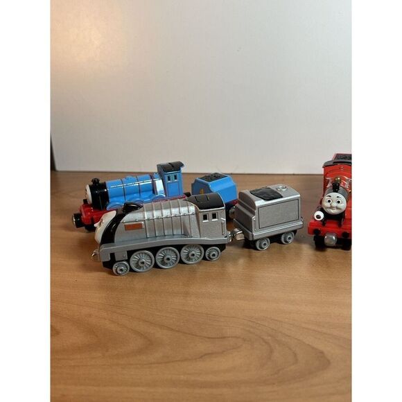 Thomas Trains Take-n-play Talking Light Up Thomas Spencer And James With Tenders - Picture 4 of 9